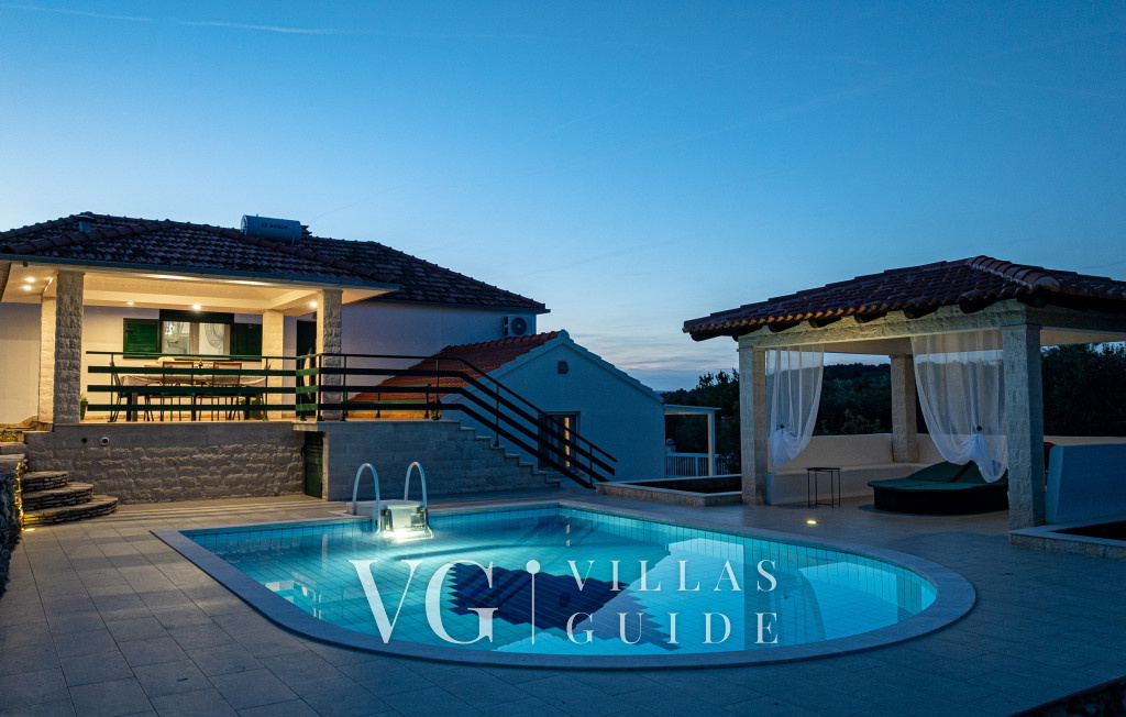 Villa Bradat Piscina