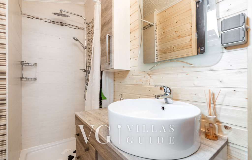 Ferienhaus Lisac Bathroom