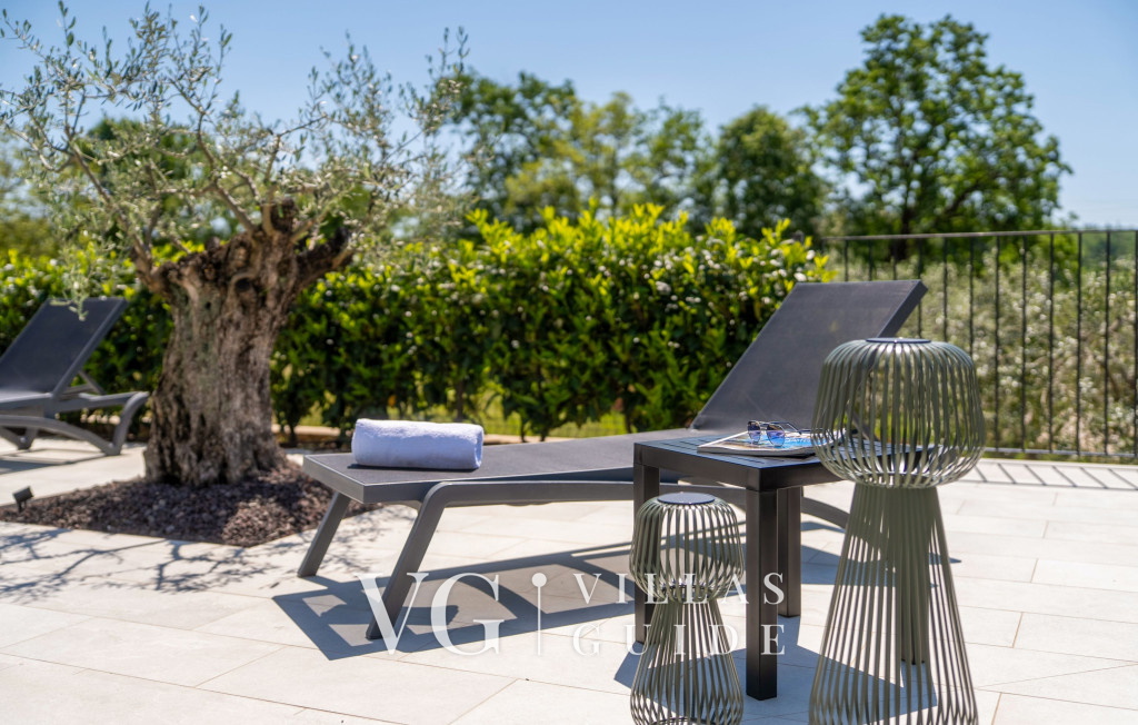 Villa Karbula Additional content