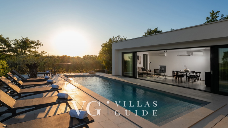 Villa Karbula Garden and property exterior