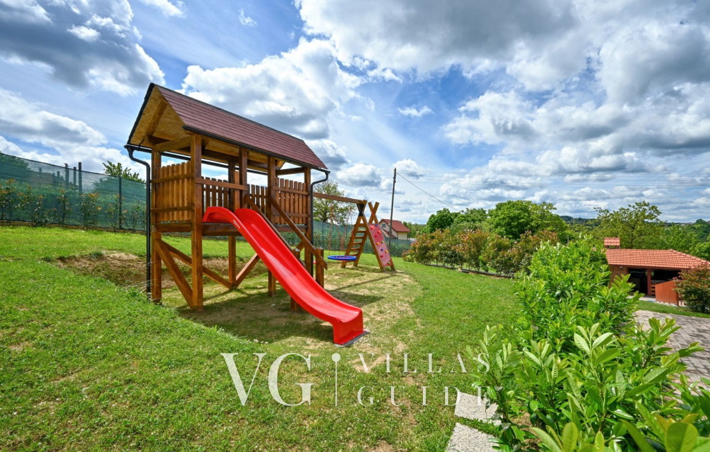 Villa Nina Additional content