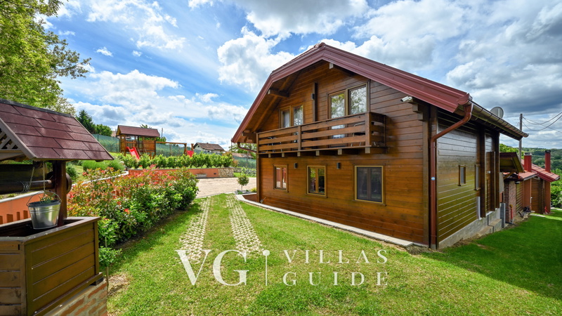 Villa Nina Garden and property exterior