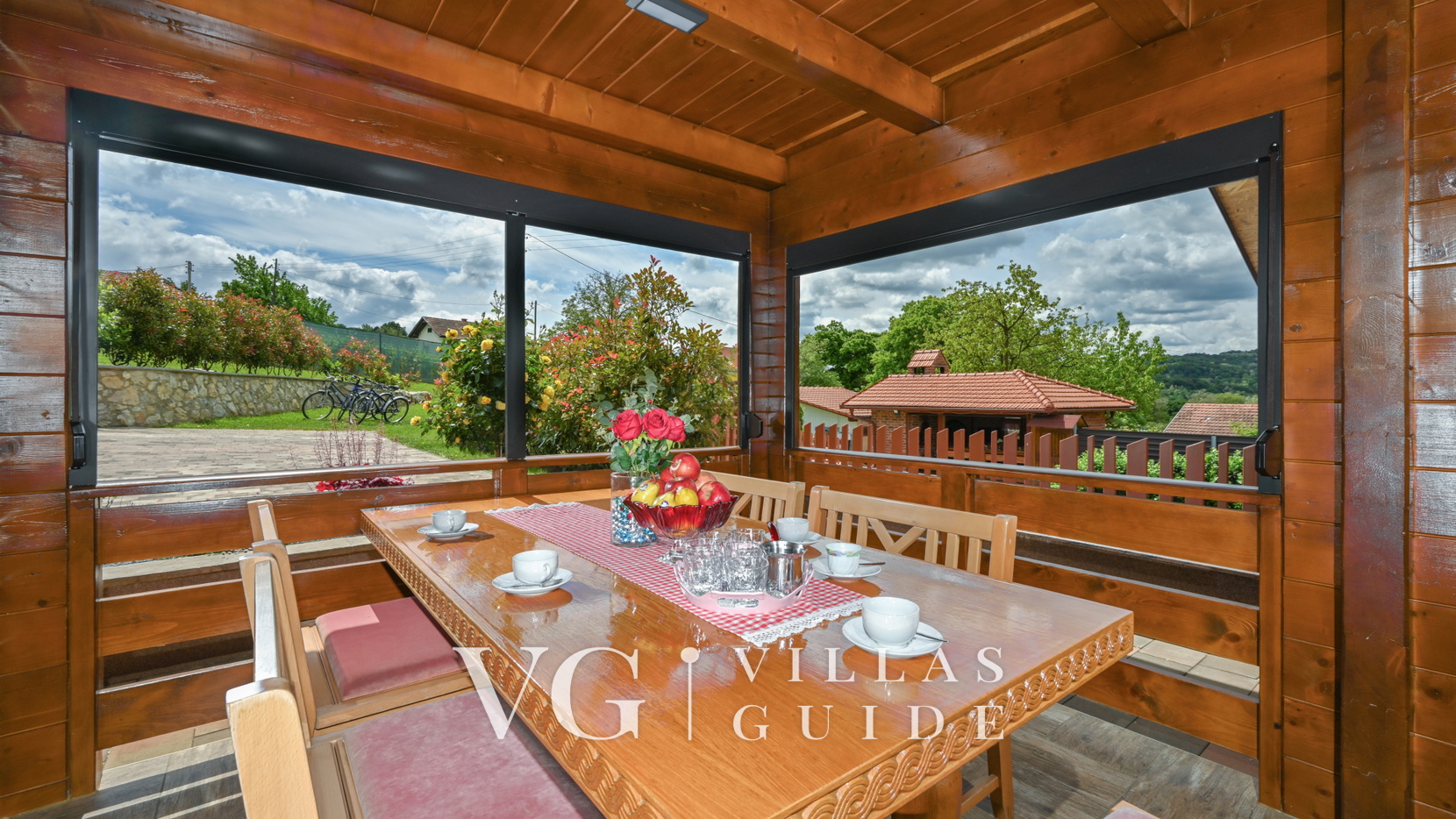 Villa Nina Additional content