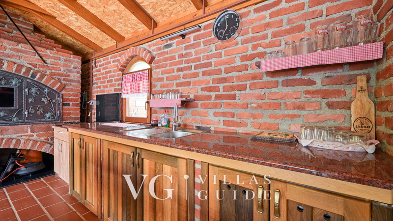 Villa Nina Additional content