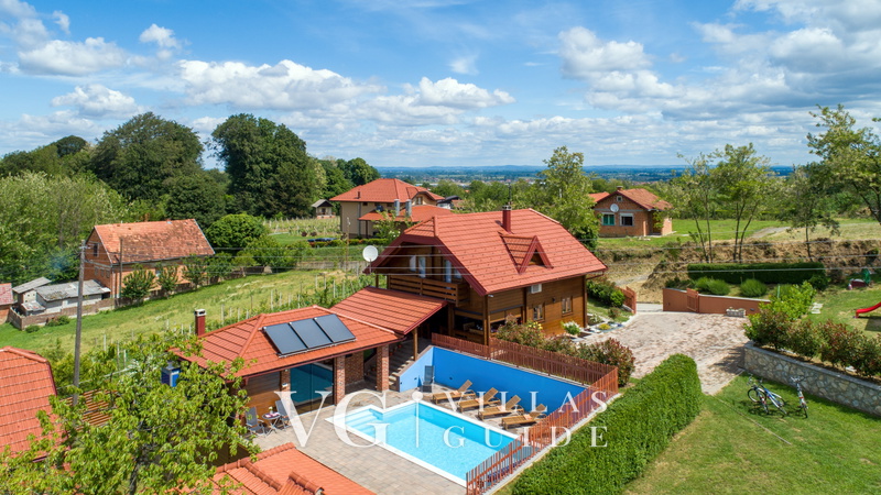 Villa Nina Garden and property exterior