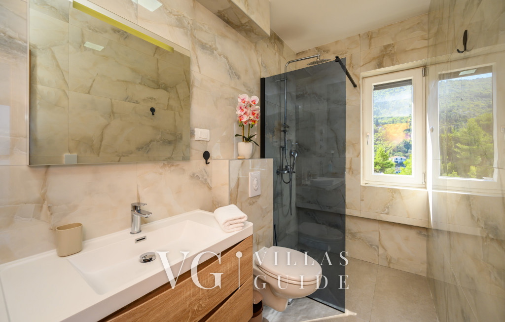 Villa Dida Božo Bathroom
