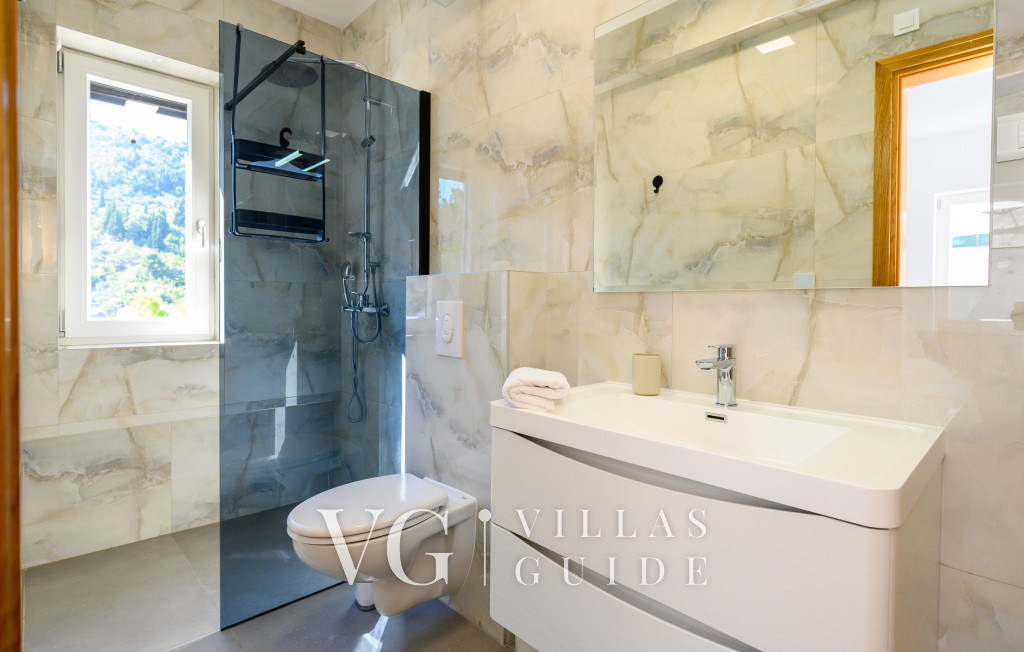 Villa Dida Božo Bathroom