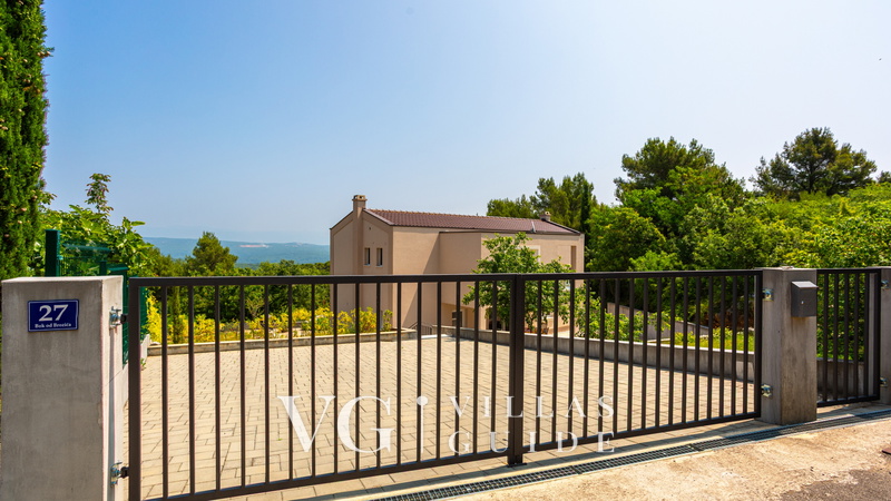 Casa Tijana with pool island Krk Garten und Außenbereich