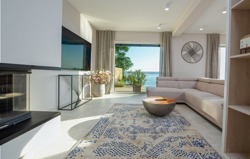 Villa Wind rose with pool&whirpool&sauna&beachfront