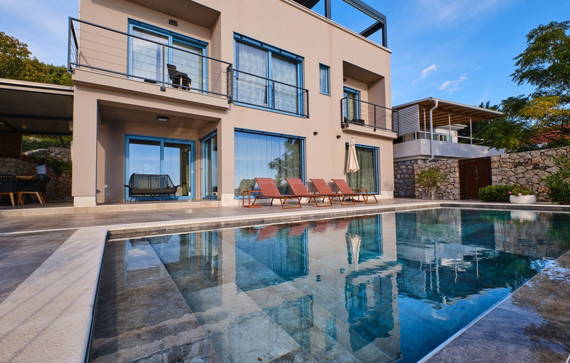 Villa Wind rose with pool&whirpool&sauna&beachfront