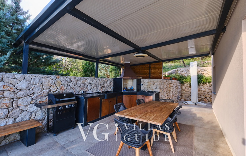 Villa Wind rose with pool&whirpool&sauna&beachfront Zusatzinhalte