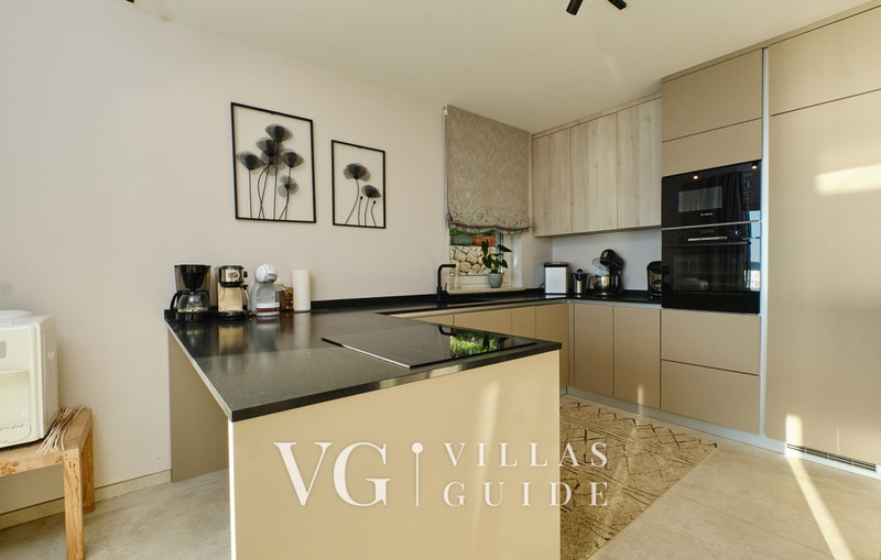 Villa Wind rose with pool&whirpool&sauna&beachfront Küche