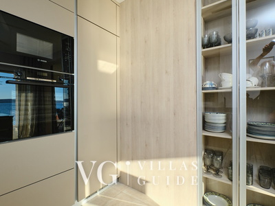 Villa Wind rose with pool&whirpool&sauna&beachfront Kuhinja