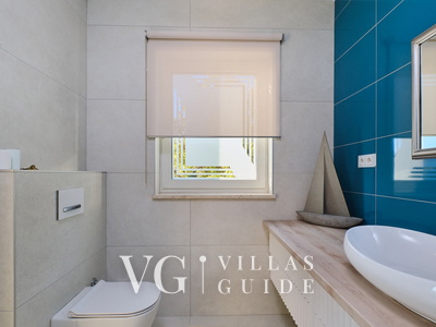 Villa Wind rose with pool&whirpool&sauna&beachfront Kupaonica