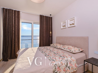 Villa Wind rose with pool&whirpool&sauna&beachfront Spavaća soba