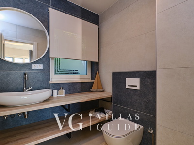 Villa Wind rose with pool&whirpool&sauna&beachfront Kupaonica