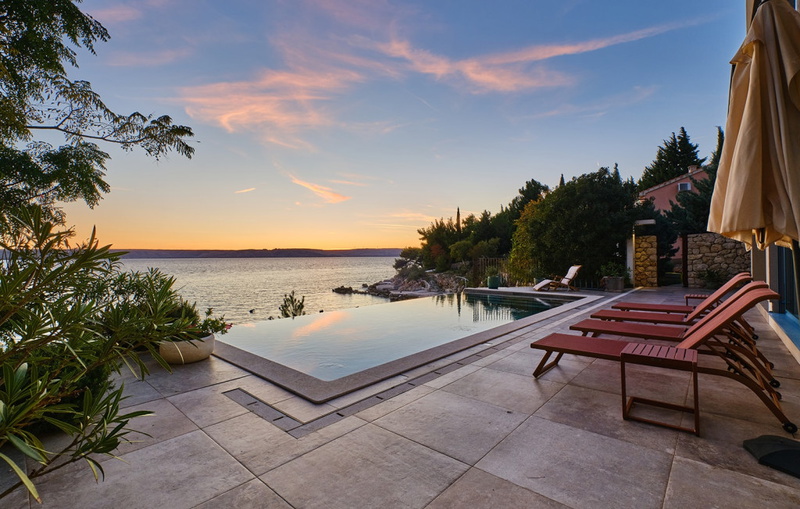 Villa Wind rose with pool&whirpool&sauna&beachfront