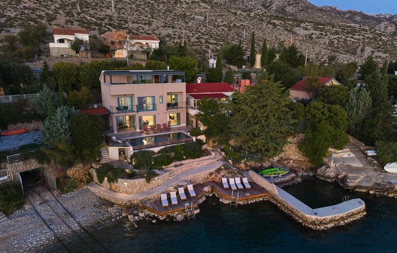 Villa Wind rose with pool&whirpool&sauna&beachfront