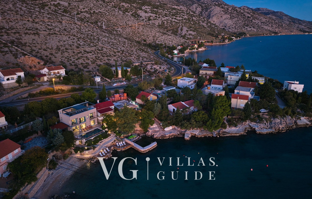 Villa Wind rose with pool&whirpool&sauna&beachfront micro_location