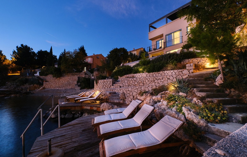 Villa Wind rose with pool&whirpool&sauna&beachfront