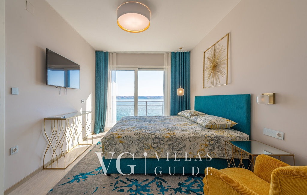 Villa Wind rose with pool&whirpool&sauna&beachfront Spavaća soba