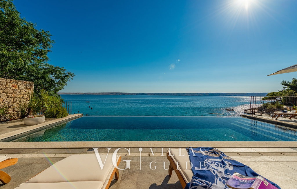 Villa Wind rose with pool&whirpool&sauna&beachfront Bazen