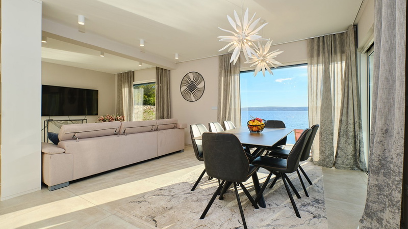 Villa Wind rose with pool&whirpool&sauna&beachfront