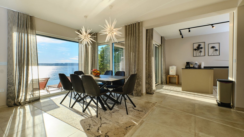 Villa Wind rose with pool&whirpool&sauna&beachfront