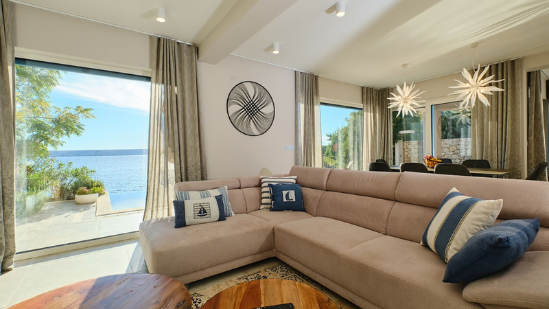 Villa Wind rose with pool&whirpool&sauna&beachfront