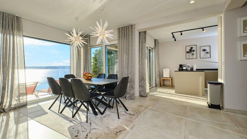 Villa Wind rose with pool&whirpool&sauna&beachfront