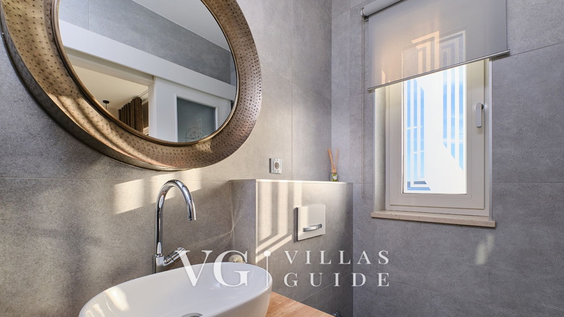 Villa Wind rose with pool&whirpool&sauna&beachfront Badezimmer