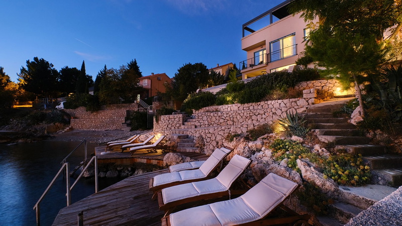 Villa Wind rose with pool&whirpool&sauna&beachfront