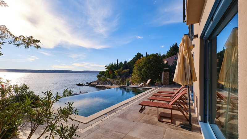 Villa Wind rose with pool&whirpool&sauna&beachfront