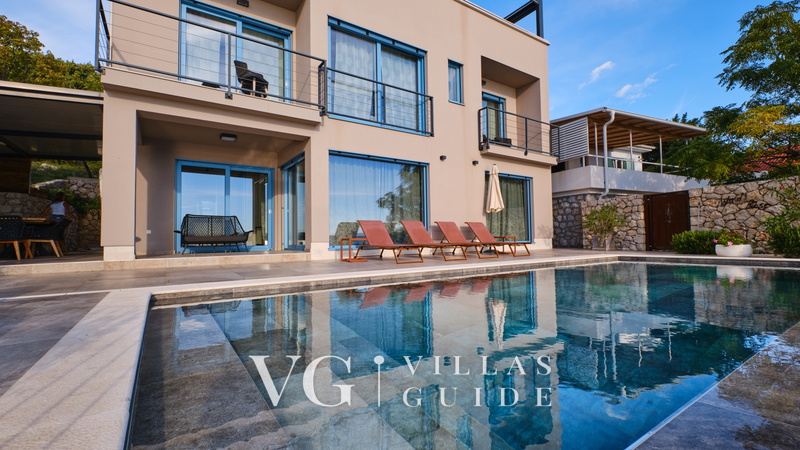Villa Wind rose with pool&whirpool&sauna&beachfront Piscina