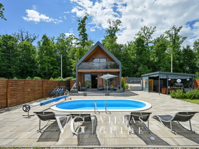 Holiday House Ved Bazen