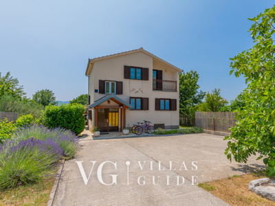 Villa Ivka - Omiš-Katuni Dvorište i vanjski dio objekta