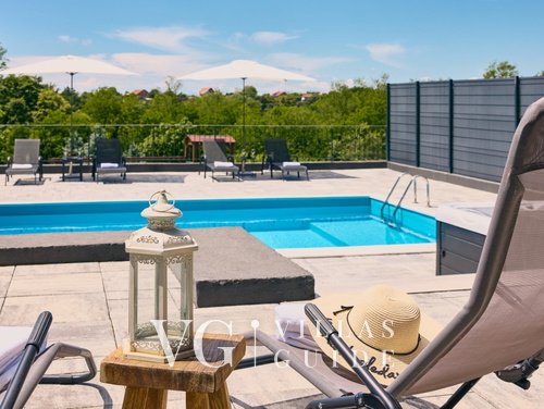 Villa Robinia Hill Residence