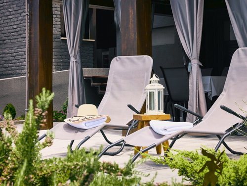 Villa Robinia Hill Residence