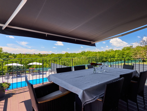 Villa Robinia Hill Residence