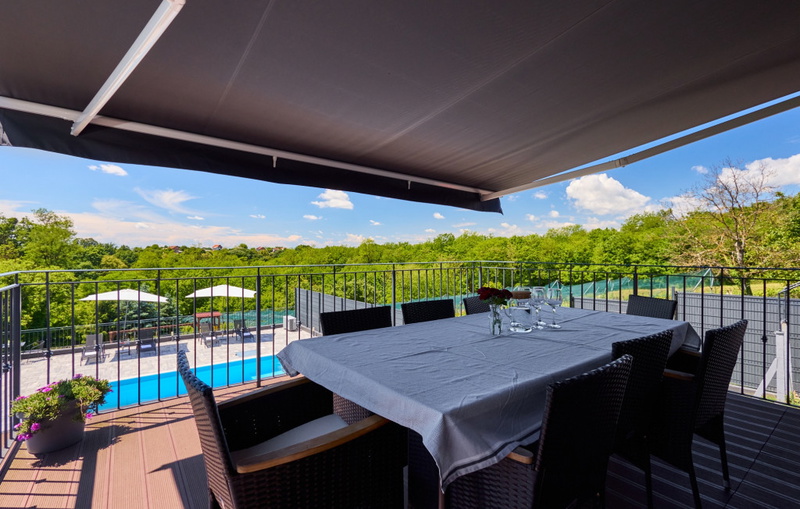 Villa Robinia Hill Residence