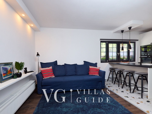 Villa Robinia Hill Residence