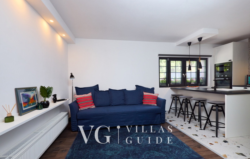 Villa Robinia Hill Residence