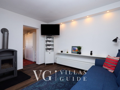 Villa Robinia Hill Residence