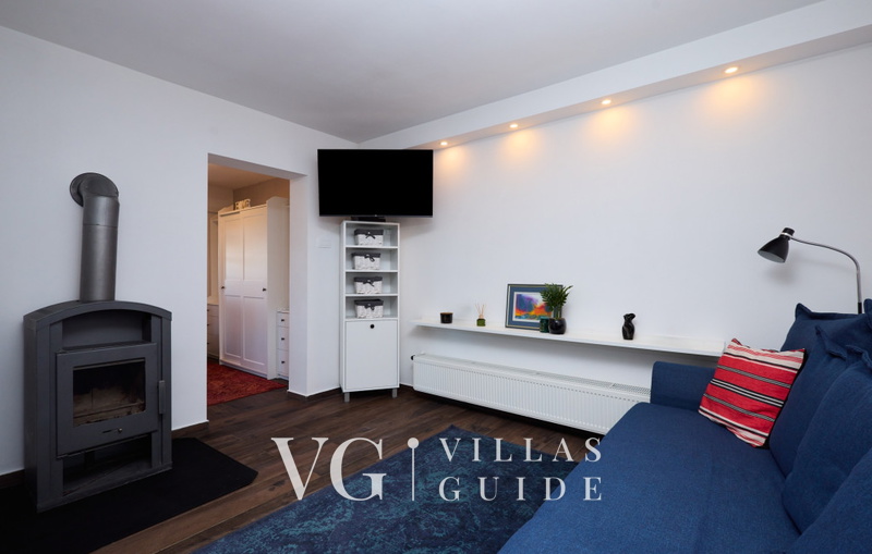 Villa Robinia Hill Residence