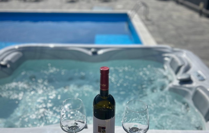 Villa Robinia Hill Residence