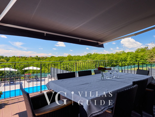 Villa Robinia Hill Residence