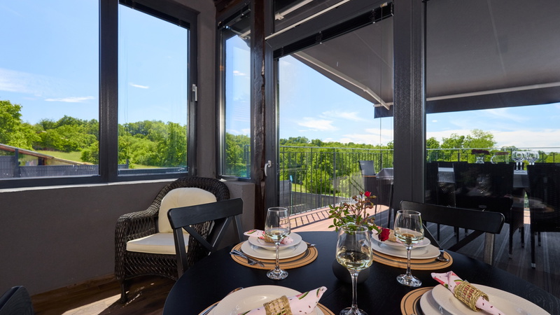 Villa Robinia Hill Residence