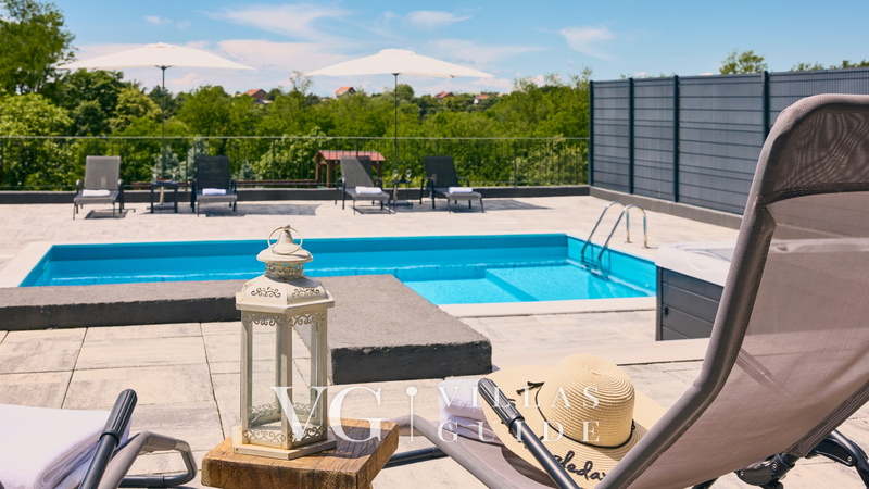 Villa Robinia Hill Residence