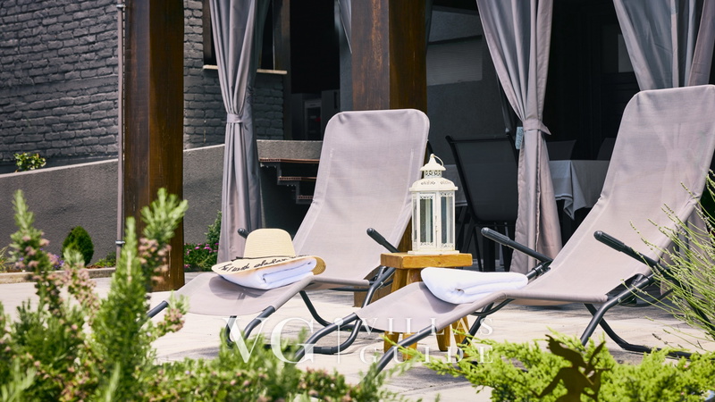 Villa Robinia Hill Residence