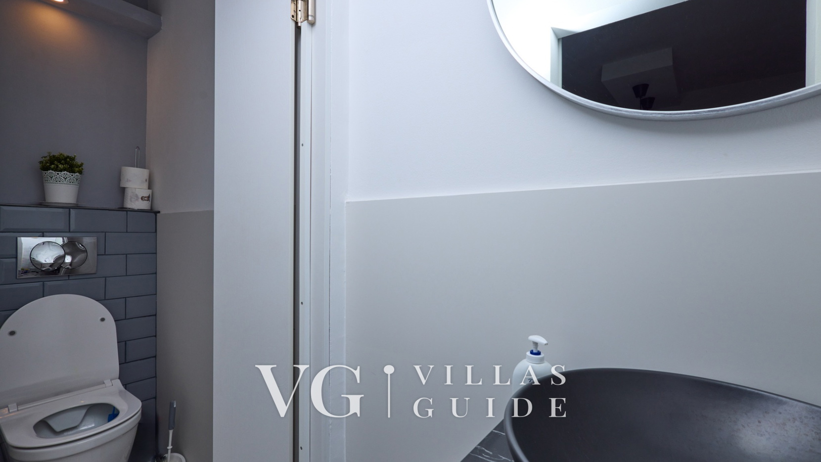 Villa Robinia Hill Residence WC za goste